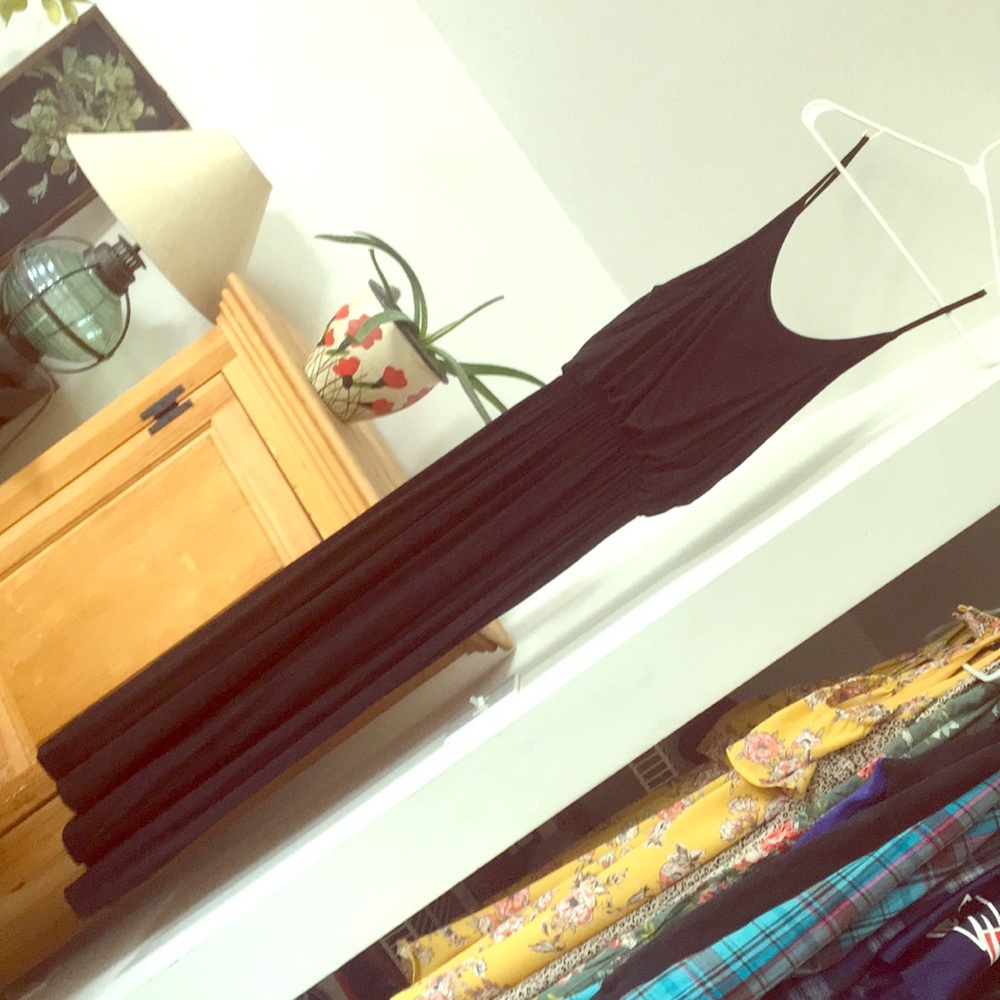 Black flowy loose spaghetti strap maxi dress
